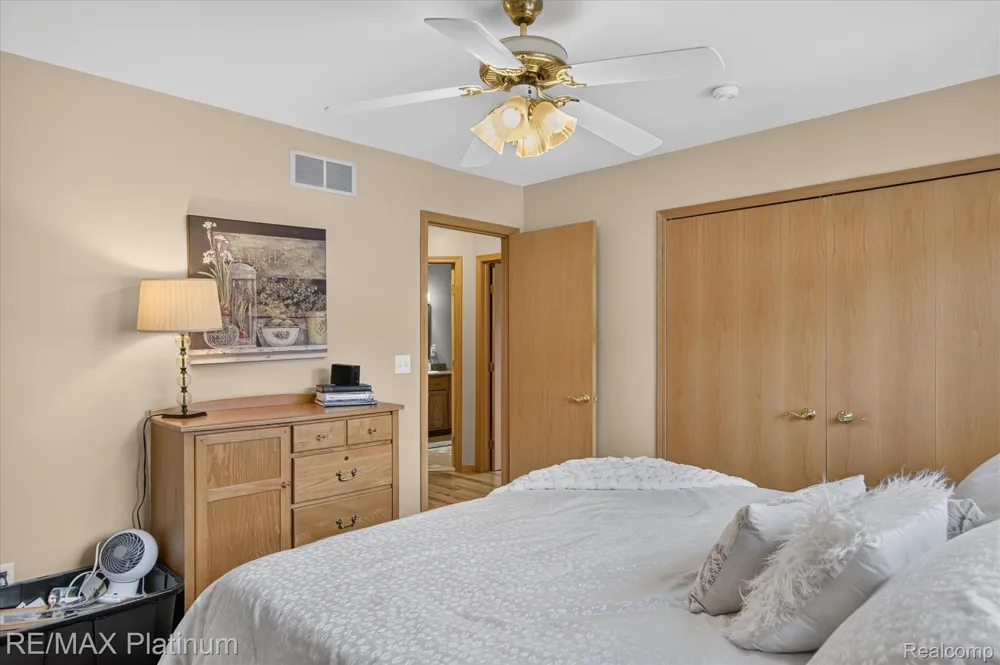 7996 Kearney Road Northfield Township, MI 48189