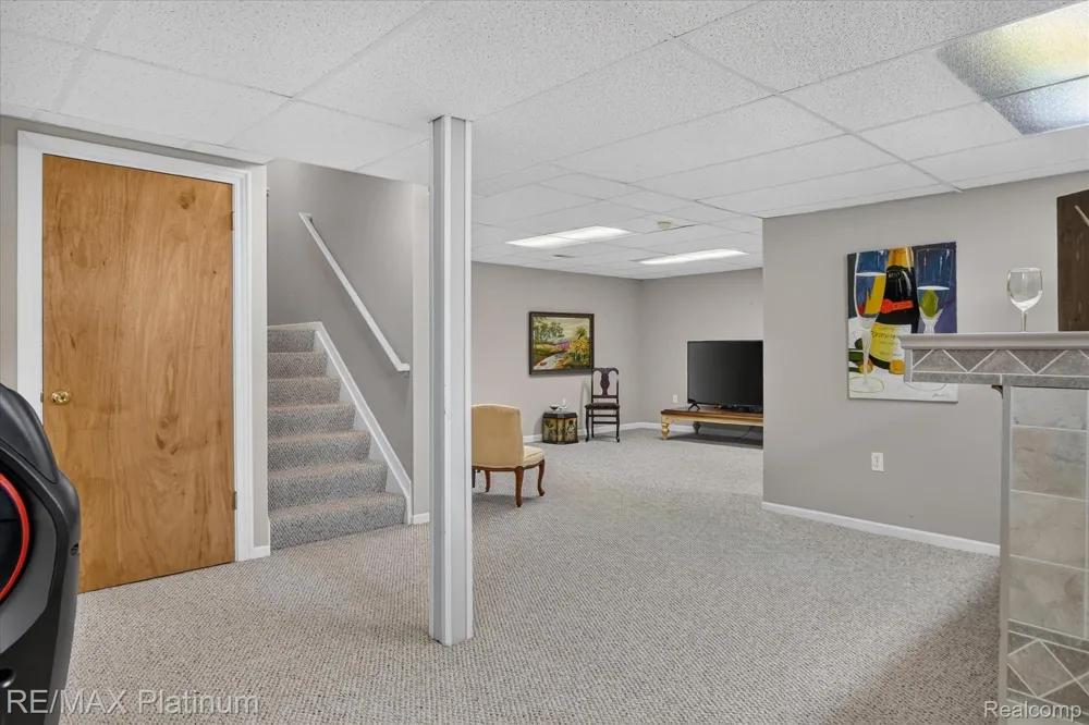 7996 Kearney Road Northfield Township, MI 48189