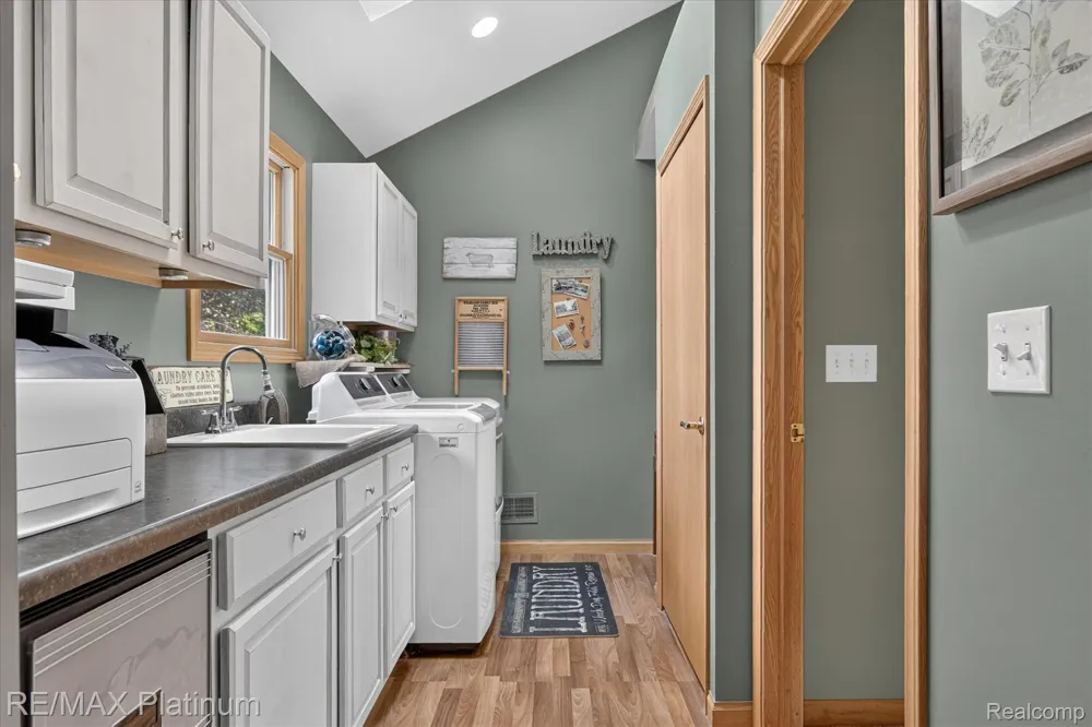 7996 Kearney Road Northfield Township, MI 48189