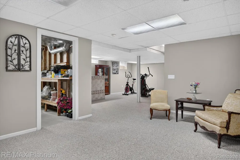 7996 Kearney Road Northfield Township, MI 48189
