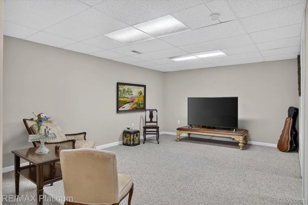 7996 Kearney Road Northfield Township, MI 48189