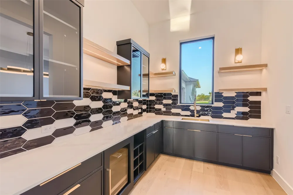 8701 Rollins Drive Austin, TX 78738