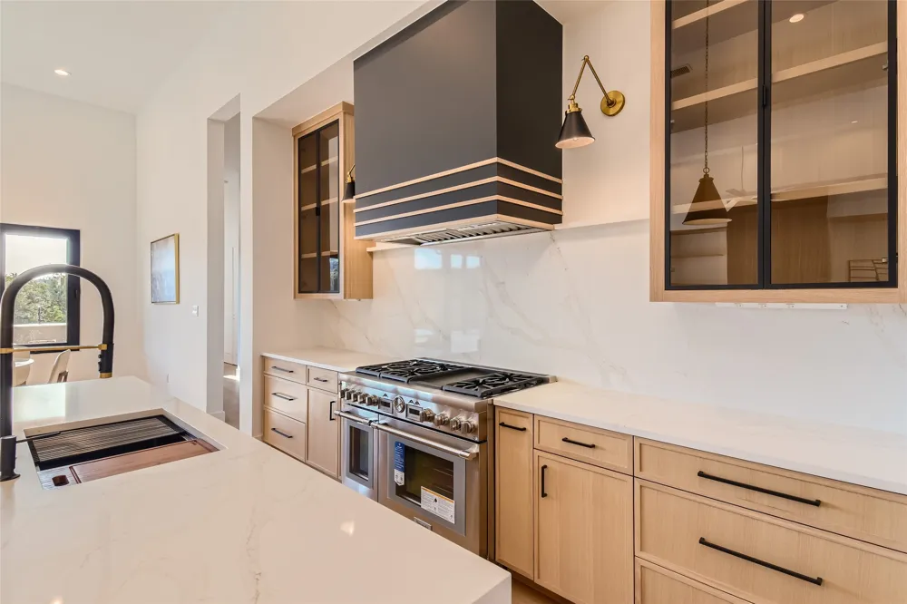 8701 Rollins Drive Austin, TX 78738
