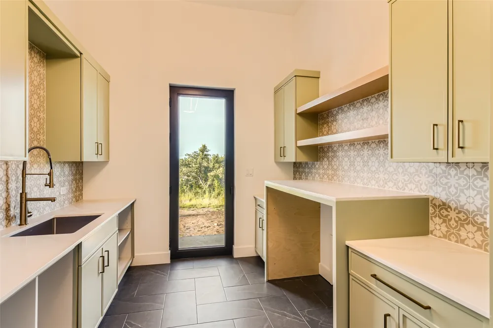 8701 Rollins Drive Austin, TX 78738
