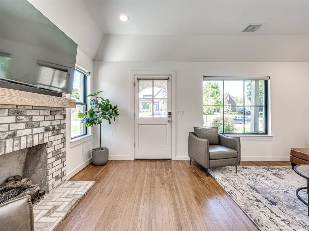 1540 S Columbia Place Tulsa, OK 74104