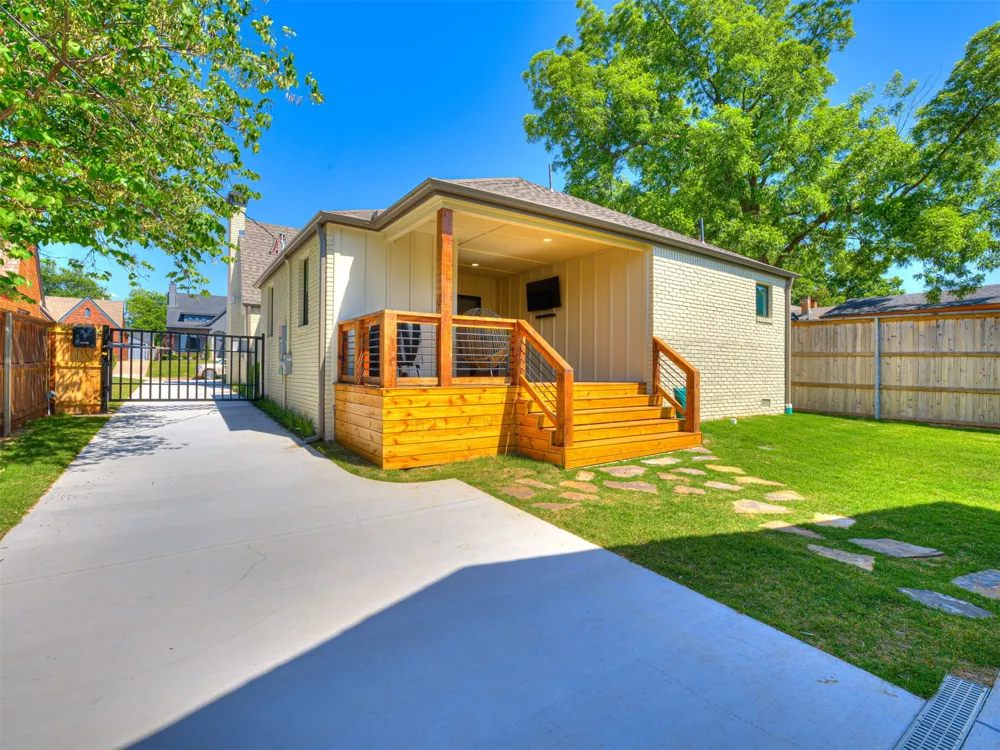 1540 S Columbia Place Tulsa, OK 74104