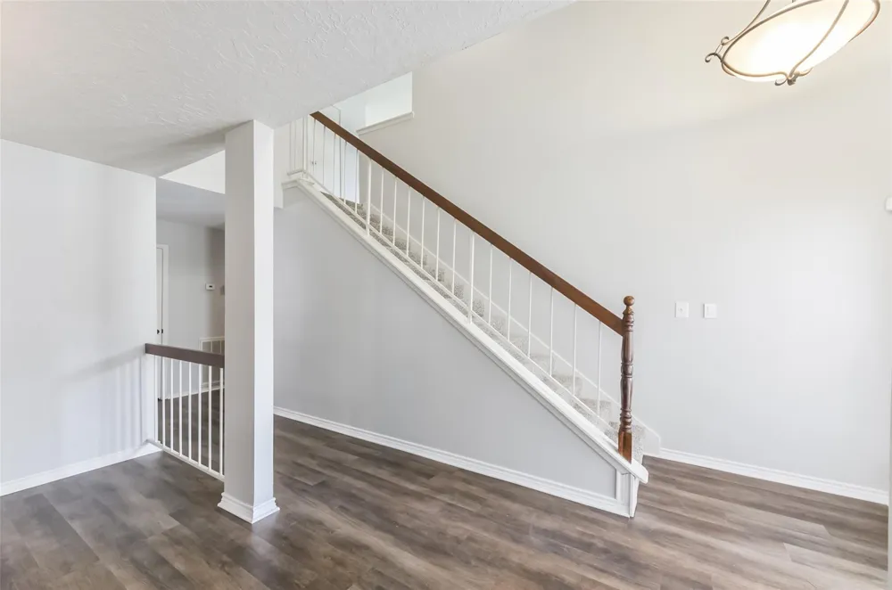 16606 Burlcreek Houston, TX 77084