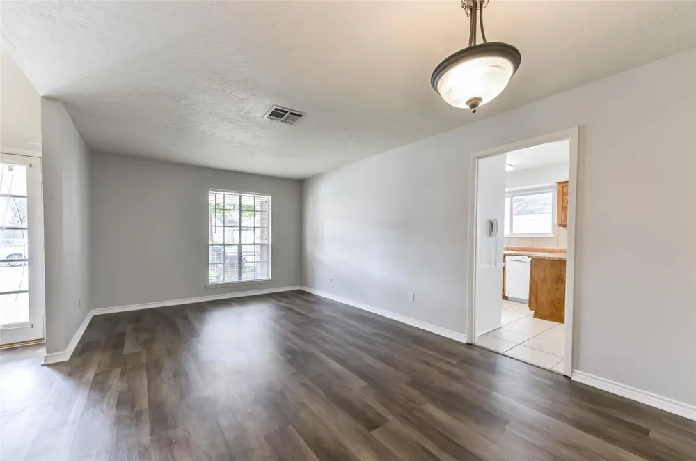 16606 Burlcreek Houston, TX 77084