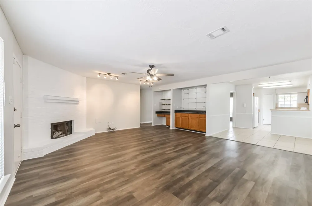 16606 Burlcreek Houston, TX 77084