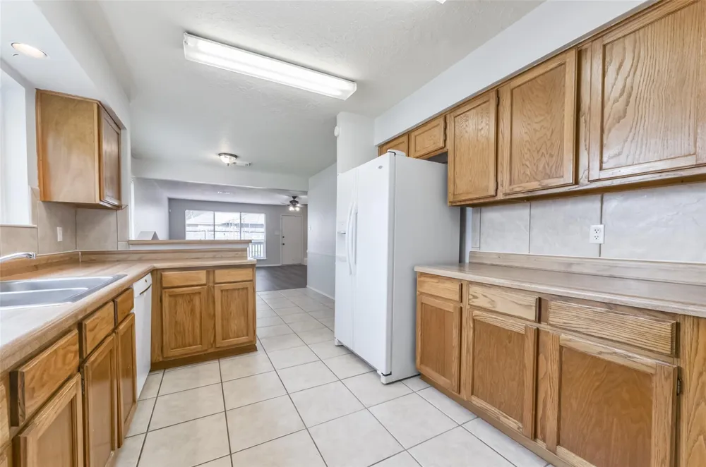 16606 Burlcreek Houston, TX 77084