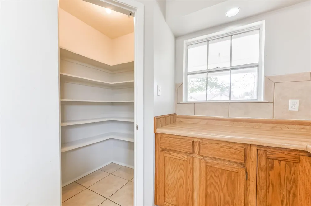 16606 Burlcreek Houston, TX 77084