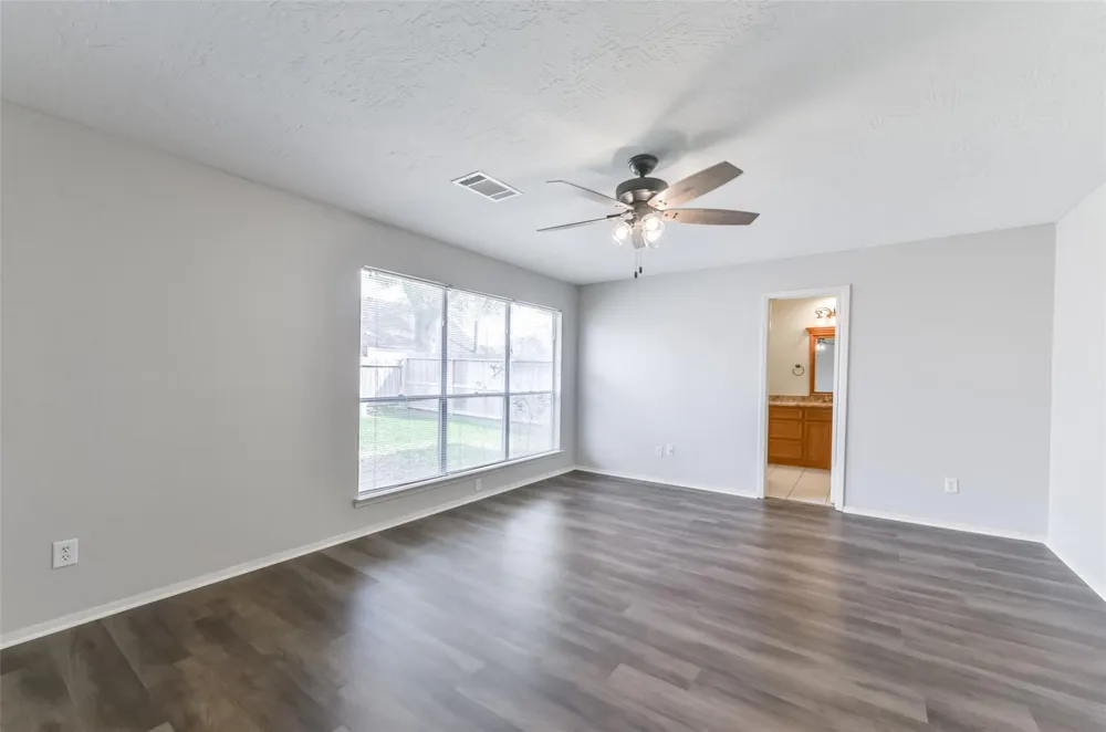 16606 Burlcreek Houston, TX 77084