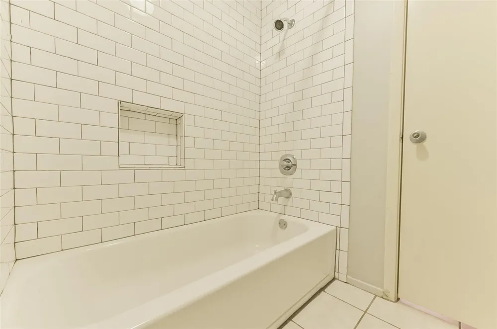 16606 Burlcreek Houston, TX 77084