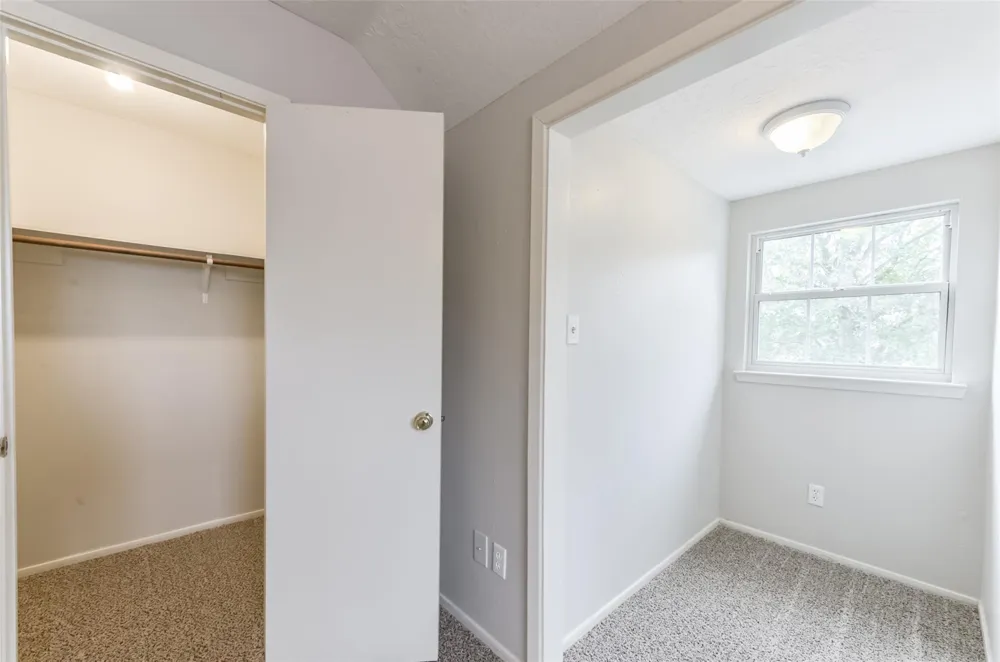 16606 Burlcreek Houston, TX 77084