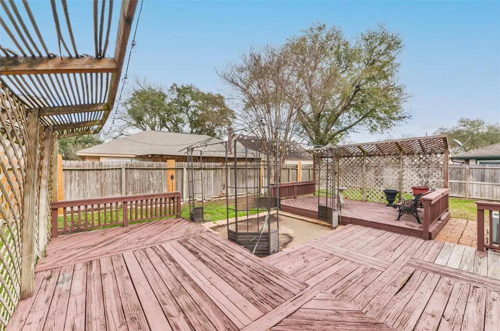 16606 Burlcreek Houston, TX 77084