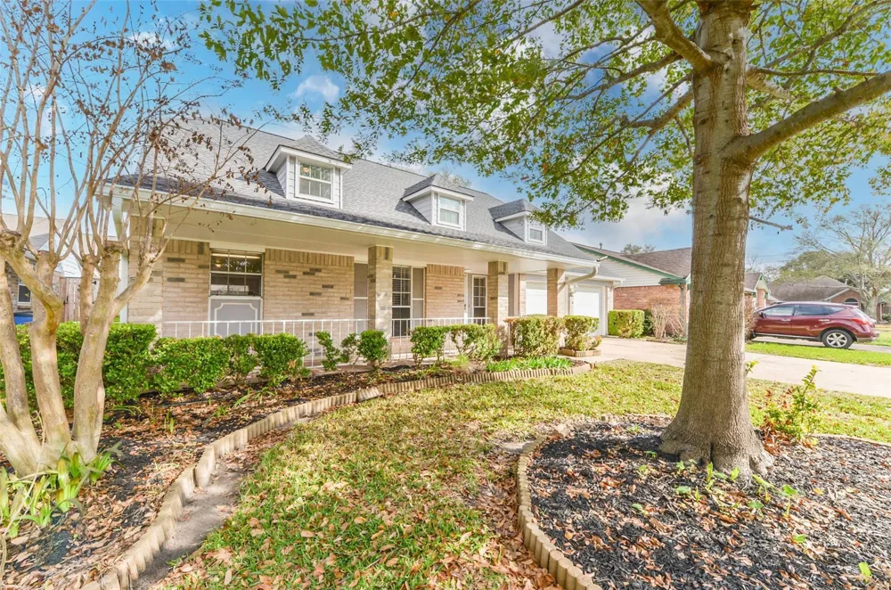 16606 Burlcreek Houston, TX 77084
