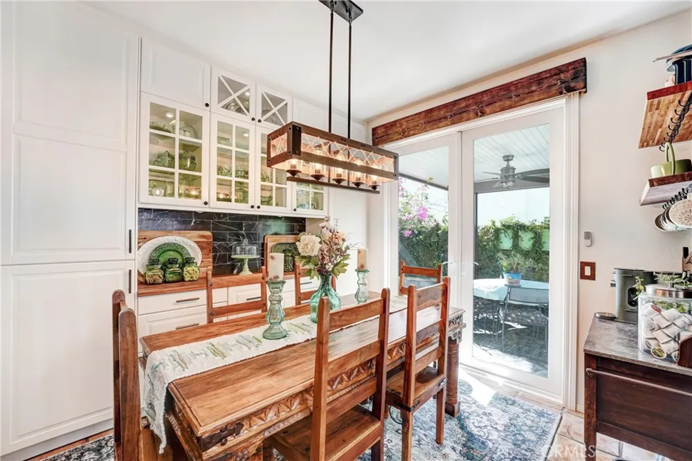 23312 Montecito Valencia, CA 91354