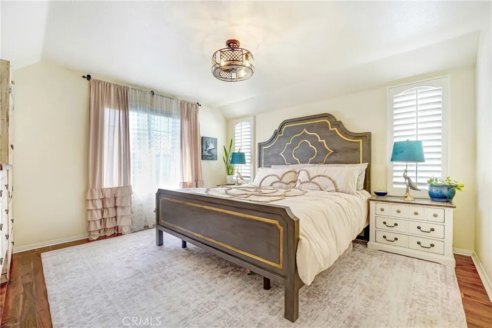 23312 Montecito Valencia, CA 91354