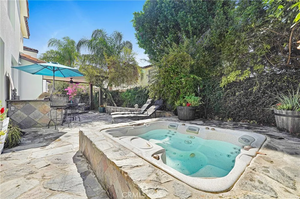 23312 Montecito Valencia, CA 91354
