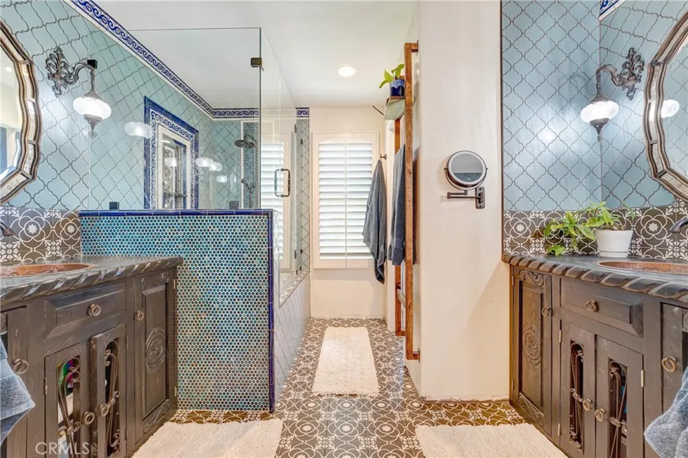 23312 Montecito Valencia, CA 91354