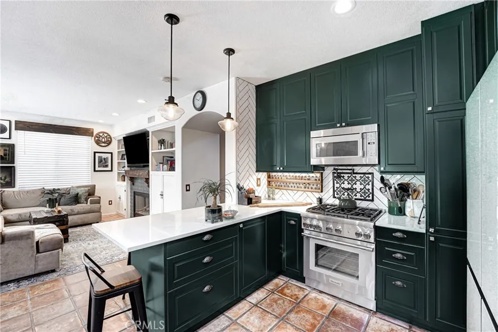 23312 Montecito Valencia, CA 91354