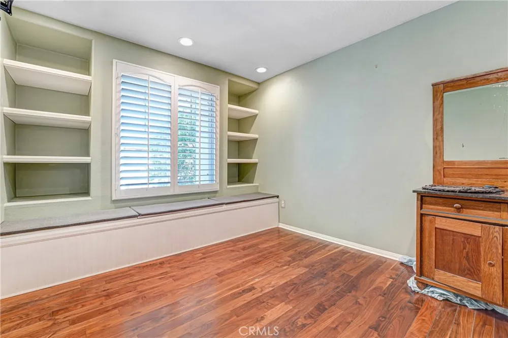 23312 Montecito Valencia, CA 91354