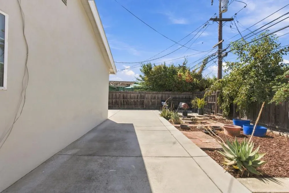 1907 Naples Drive San Jose, CA 95122