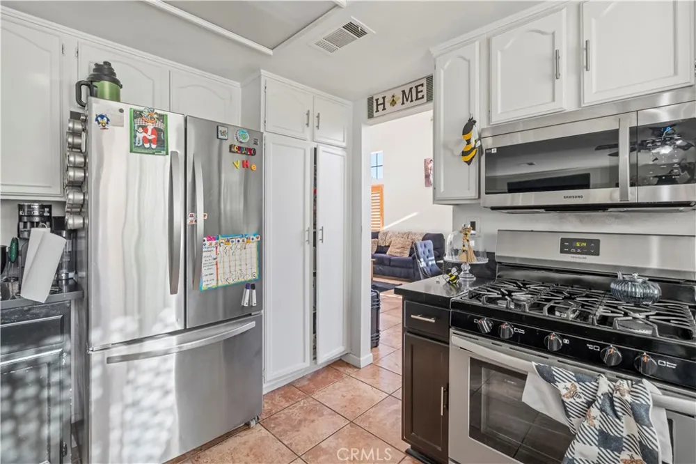 37909 Smoke Tree Palmdale, CA 93552
