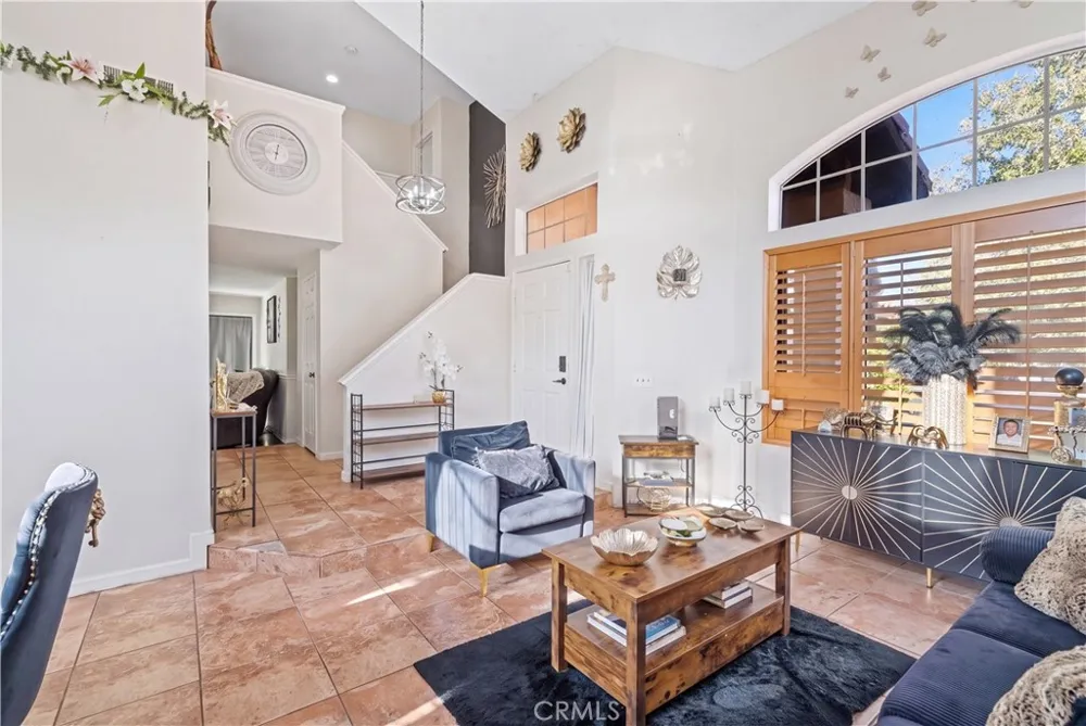 37909 Smoke Tree Palmdale, CA 93552