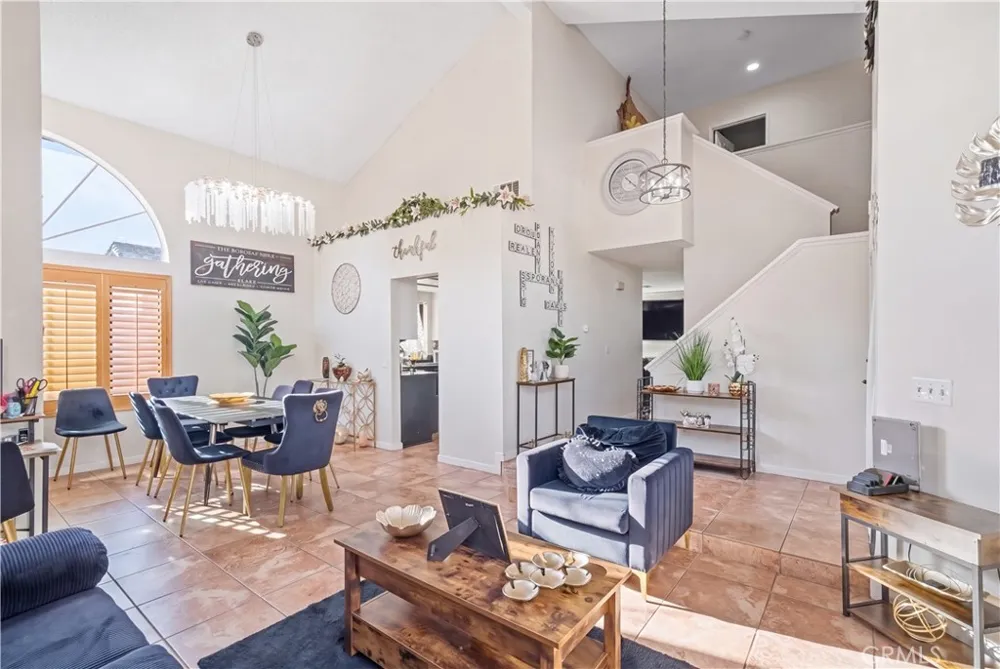 37909 Smoke Tree Palmdale, CA 93552
