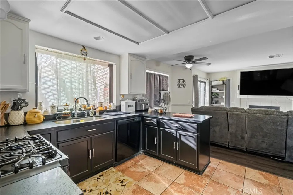 37909 Smoke Tree Palmdale, CA 93552
