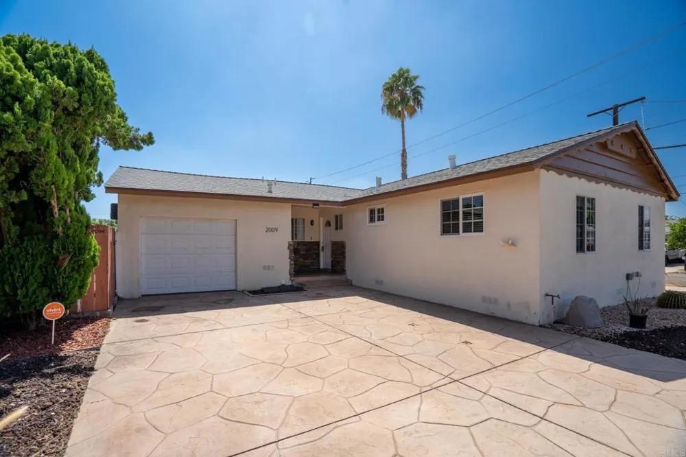 2009 Paddy Place Escondido, CA 92027