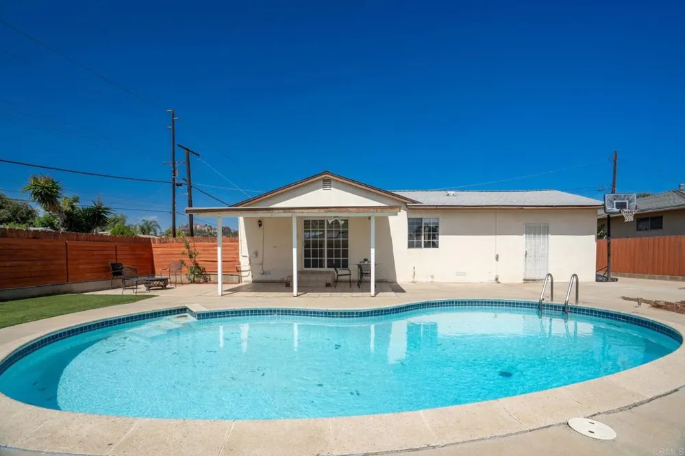 2009 Paddy Place Escondido, CA 92027