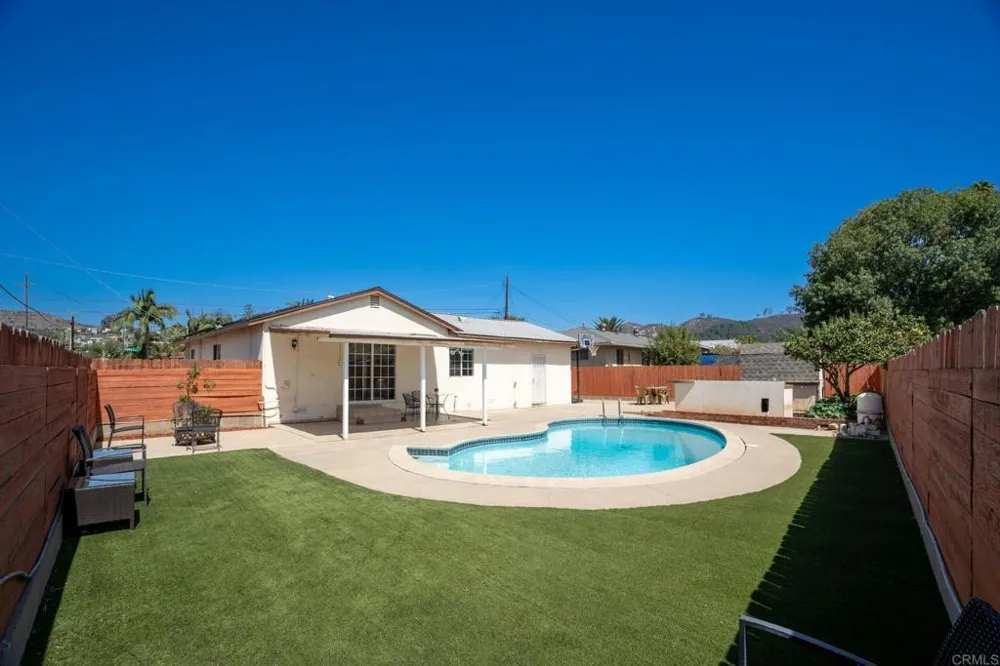 2009 Paddy Place Escondido, CA 92027