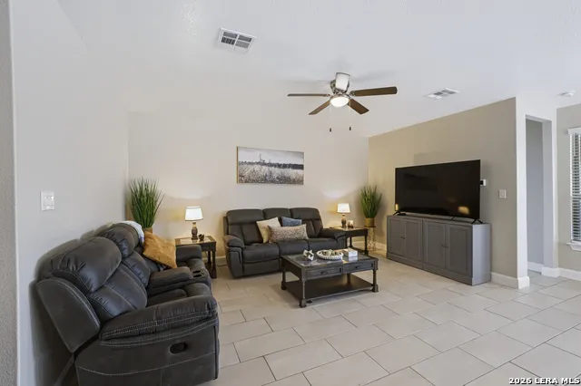 9407 Sundrop Vly San Antonio, TX 78254