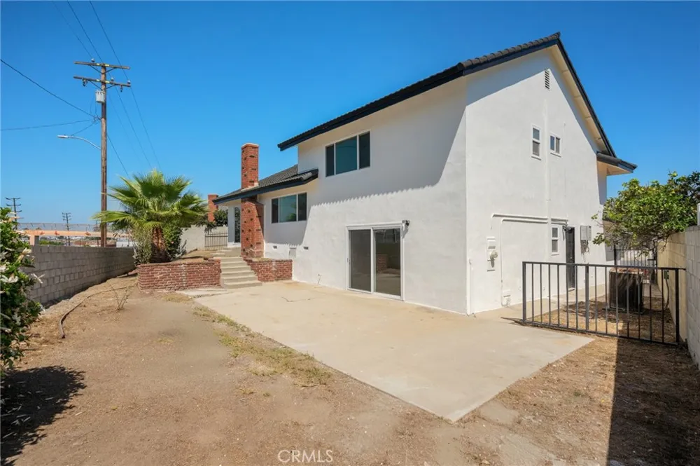 1233 244th Harbor City, CA 90710