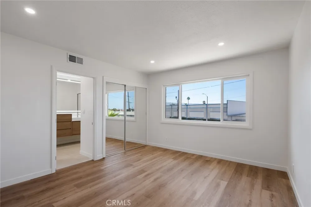 1233 244th Harbor City, CA 90710