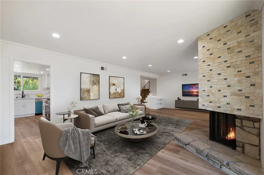 1233 244th Harbor City, CA 90710