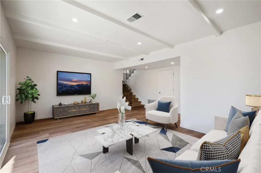 1233 244th Harbor City, CA 90710