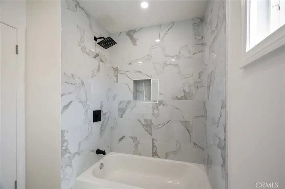 1233 244th Harbor City, CA 90710