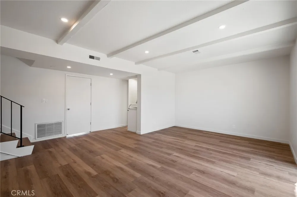 1233 244th Harbor City, CA 90710