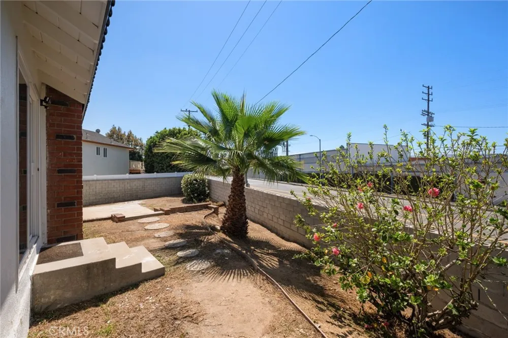 1233 244th Harbor City, CA 90710