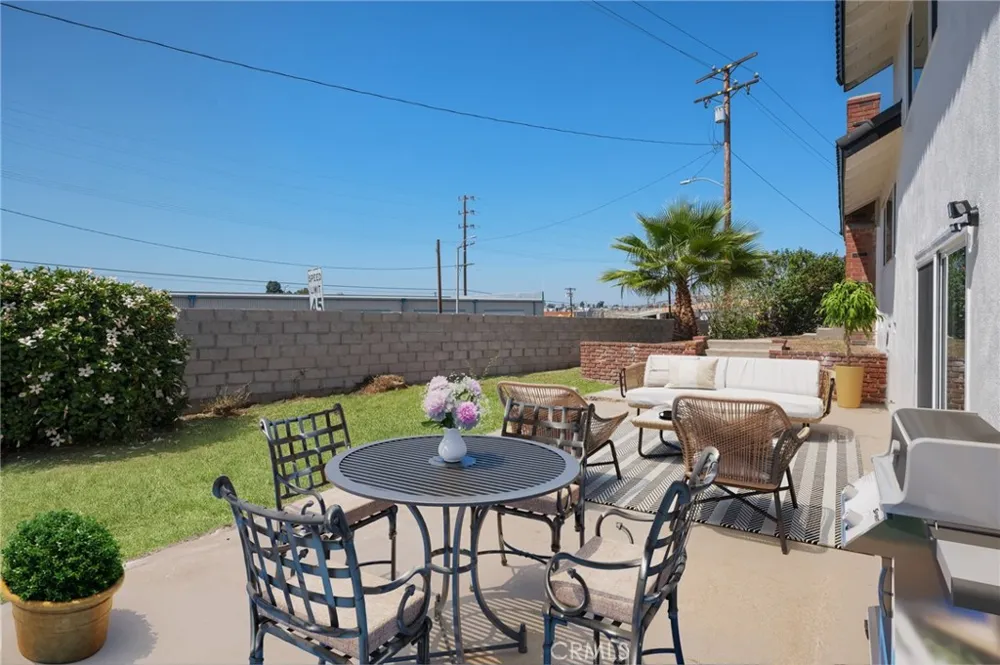 1233 244th Harbor City, CA 90710