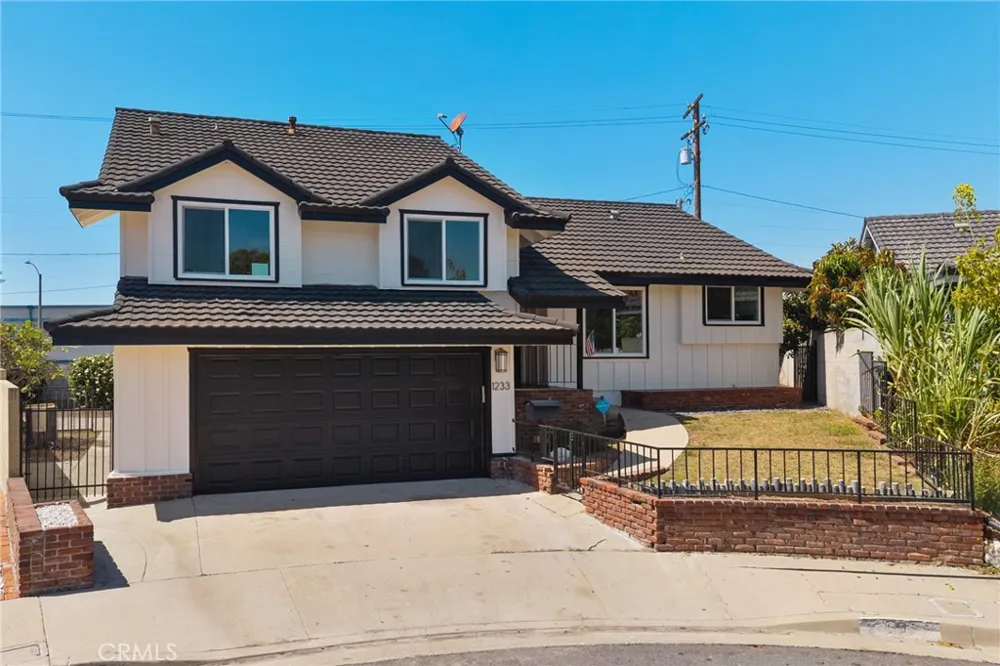 1233 244th Harbor City, CA 90710