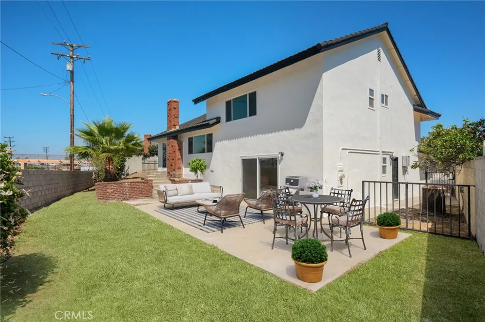 1233 244th Harbor City, CA 90710