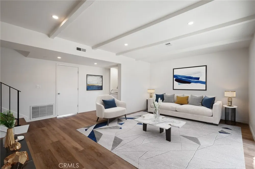 1233 244th Harbor City, CA 90710