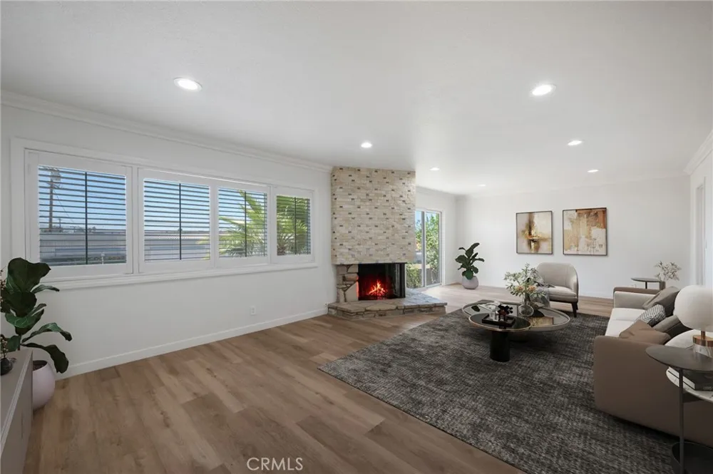 1233 244th Harbor City, CA 90710