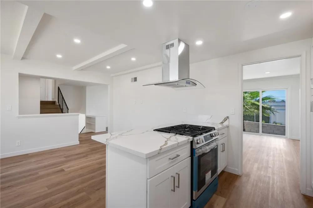 1233 244th Harbor City, CA 90710