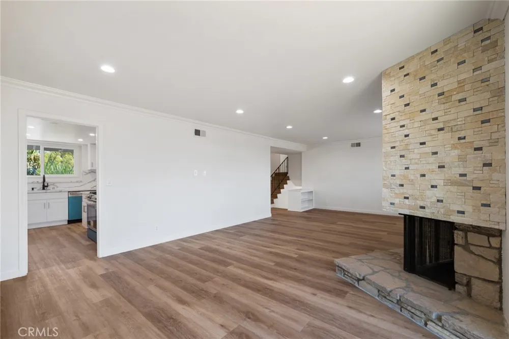1233 244th Harbor City, CA 90710