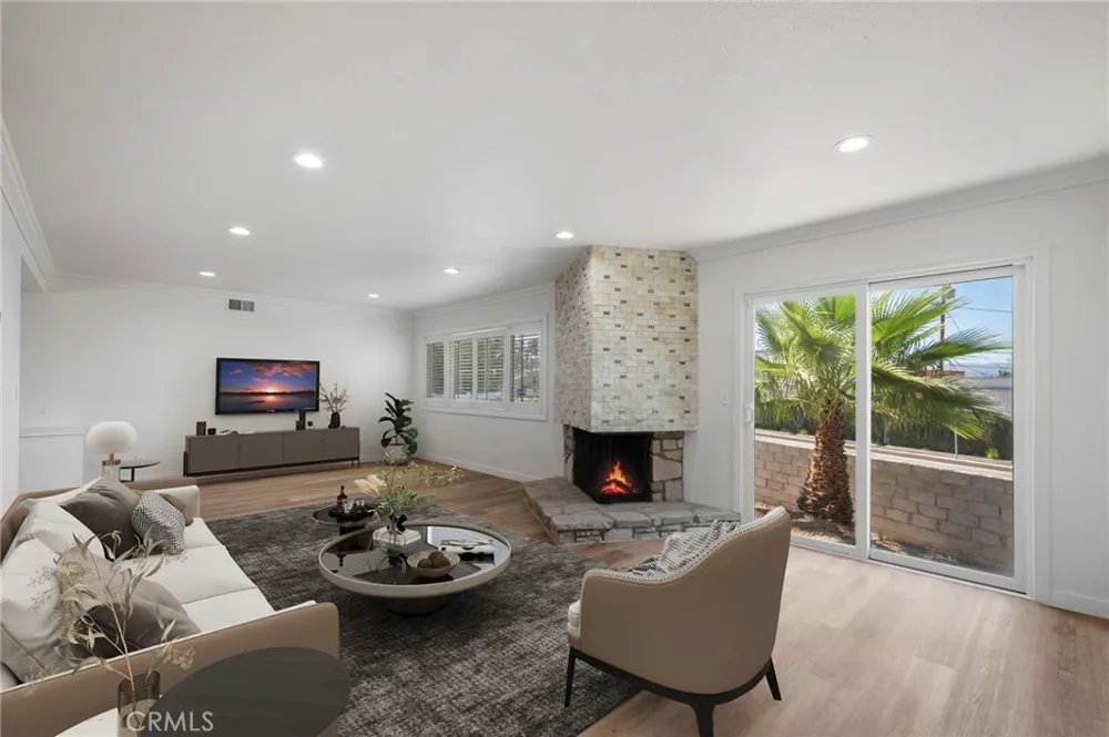 1233 244th Harbor City, CA 90710